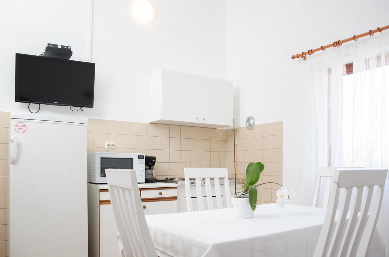 Apartments Sanja 시비느 크름포트스키 외부 사진